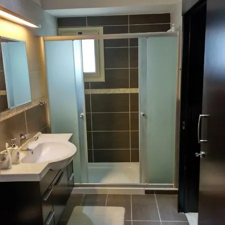 With Elegance In Timi Villa *
