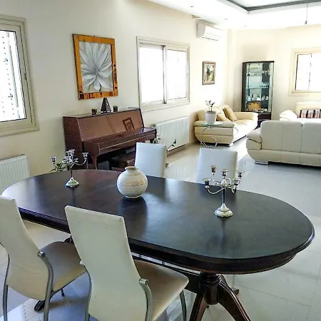 With Elegance In Timi Villa *
